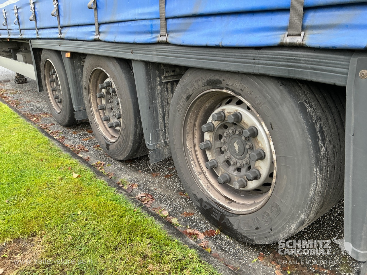 SCHMITZ Curtainsider Mega - Curtainsider semi-trailer: picture 3 SCHMITZ Curtainsider Mega - Curtainsider semi-trailer: picture 3