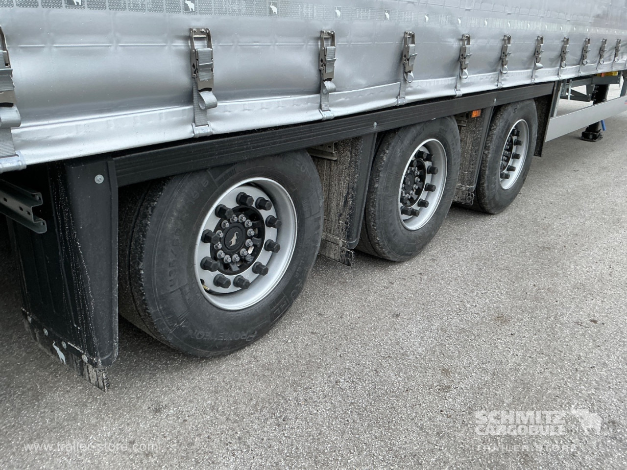 SCHMITZ Curtainsider Mega - Curtainsider semi-trailer: picture 2 SCHMITZ Curtainsider Mega - Curtainsider semi-trailer: picture 2