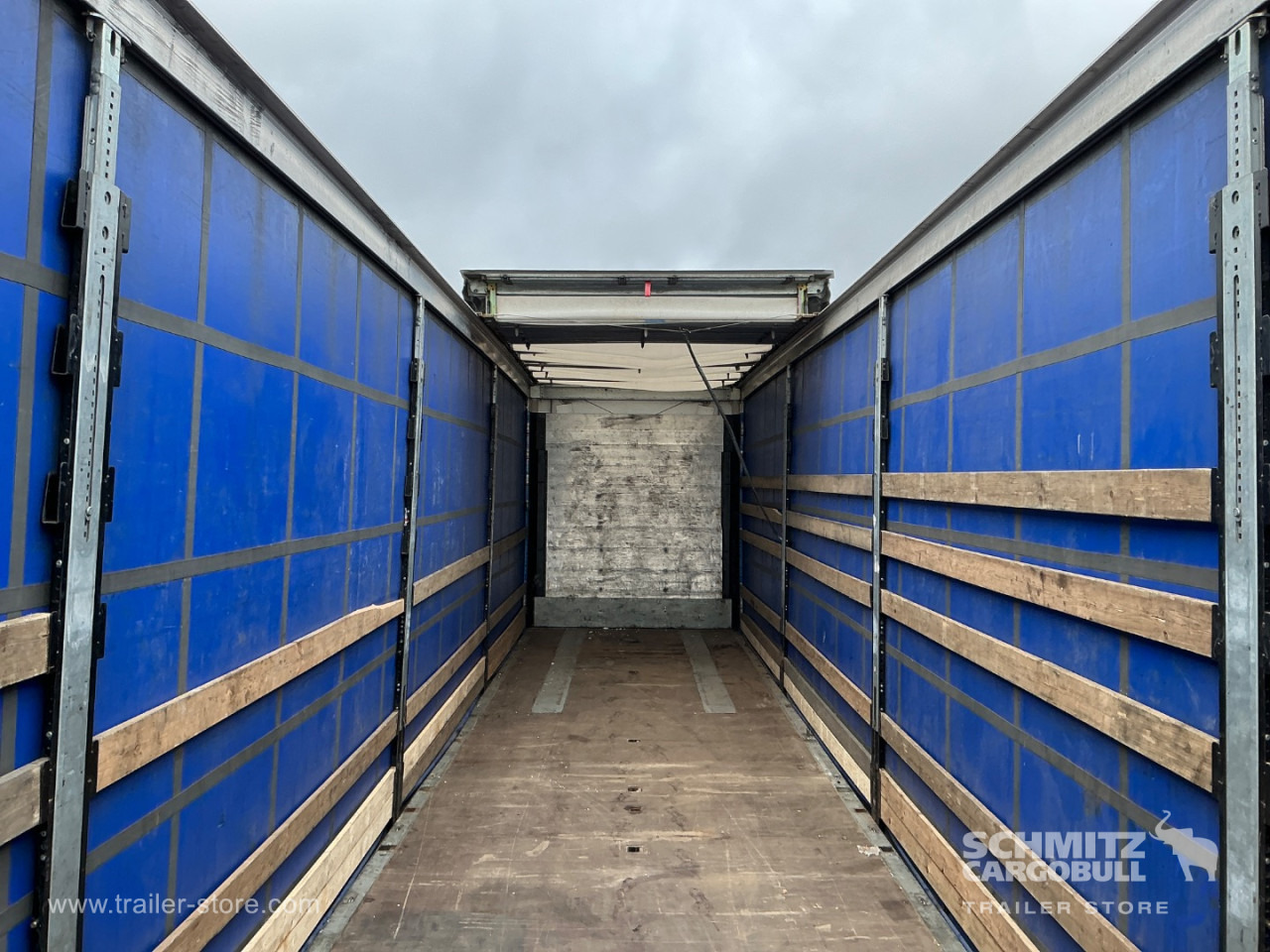 SCHMITZ Curtainsider Mega - Curtainsider semi-trailer: picture 5 SCHMITZ Curtainsider Mega - Curtainsider semi-trailer: picture 5
