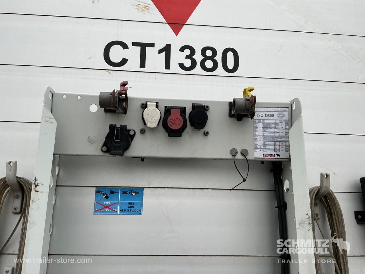 SCHMITZ Curtainsider Standard - Curtainsider semi-trailer: picture 4 SCHMITZ Curtainsider Standard - Curtainsider semi-trailer: picture 4
