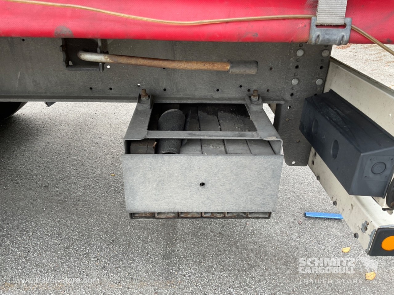 SCHMITZ Curtainsider Standard - Curtainsider semi-trailer: picture 4 SCHMITZ Curtainsider Standard - Curtainsider semi-trailer: picture 4