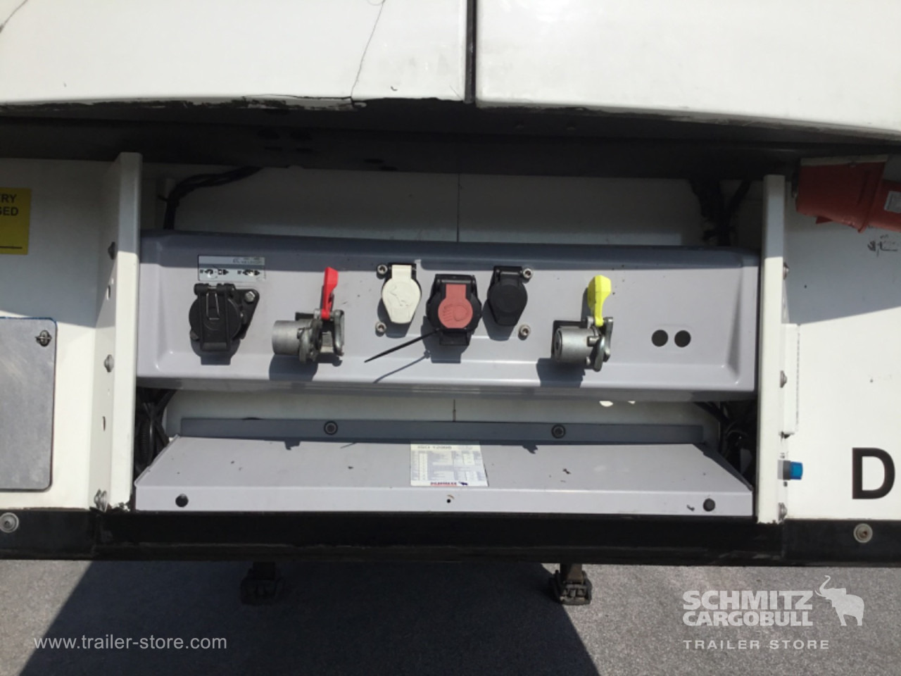SCHMITZ Reefer Meat hanging system - Isothermal semi-trailer: picture 4 SCHMITZ Reefer Meat hanging system - Isothermal semi-trailer: picture 4