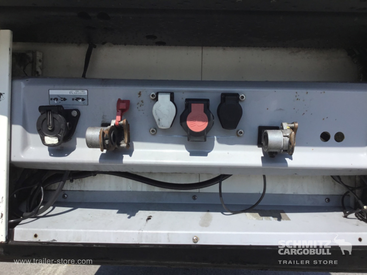 SCHMITZ Reefer Meat hanging system - Isothermal semi-trailer: picture 4 SCHMITZ Reefer Meat hanging system - Isothermal semi-trailer: picture 4