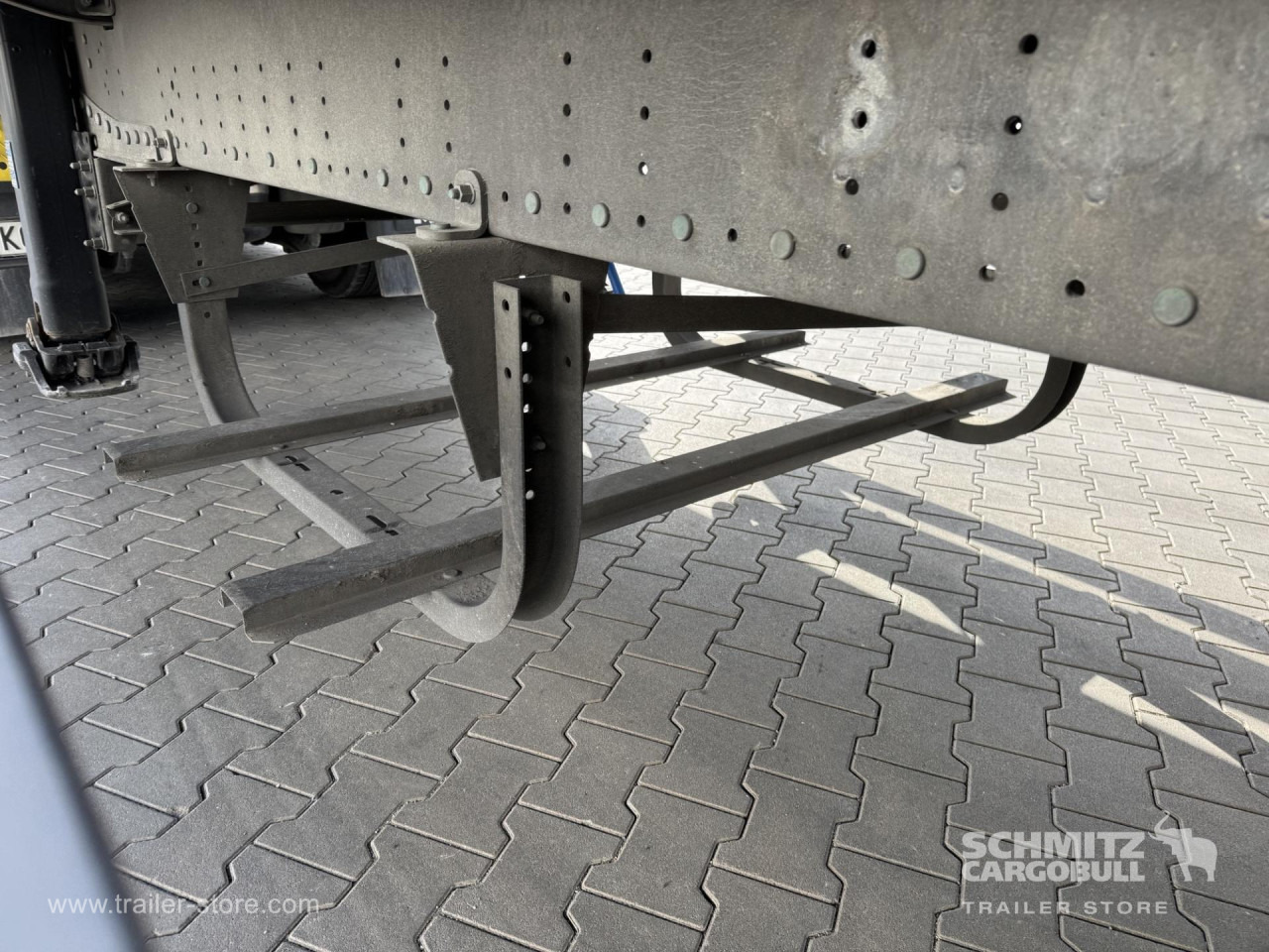 SCHMITZ Curtainsider Standard - Curtainsider semi-trailer: picture 2 SCHMITZ Curtainsider Standard - Curtainsider semi-trailer: picture 2