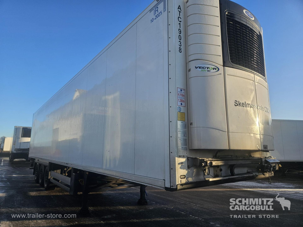 SCHMITZ Reefer Multitemp - Isothermal semi-trailer: picture 1 SCHMITZ Reefer Multitemp - Isothermal semi-trailer: picture 1