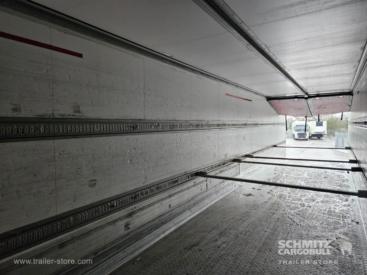 SCHMITZ Reefer Multitemp - Isothermal semi-trailer: picture 4 SCHMITZ Reefer Multitemp - Isothermal semi-trailer: picture 4