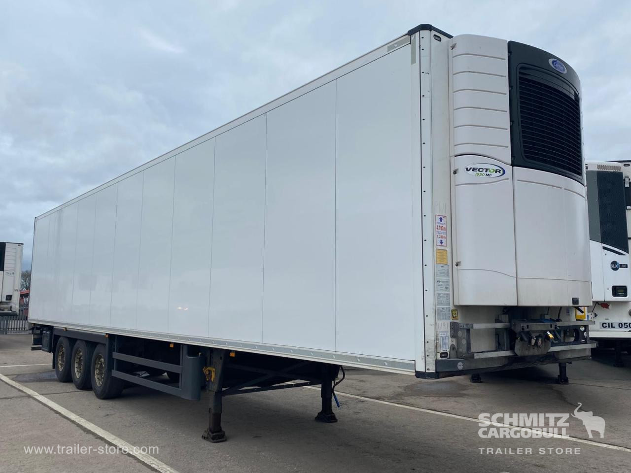 SCHMITZ Reefer Multitemp - Isothermal semi-trailer: picture 1 SCHMITZ Reefer Multitemp - Isothermal semi-trailer: picture 1