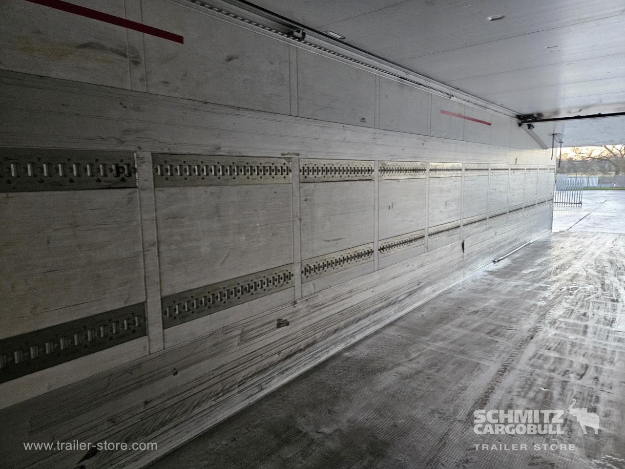 SCHMITZ Reefer Multitemp - Isothermal semi-trailer: picture 4 SCHMITZ Reefer Multitemp - Isothermal semi-trailer: picture 4