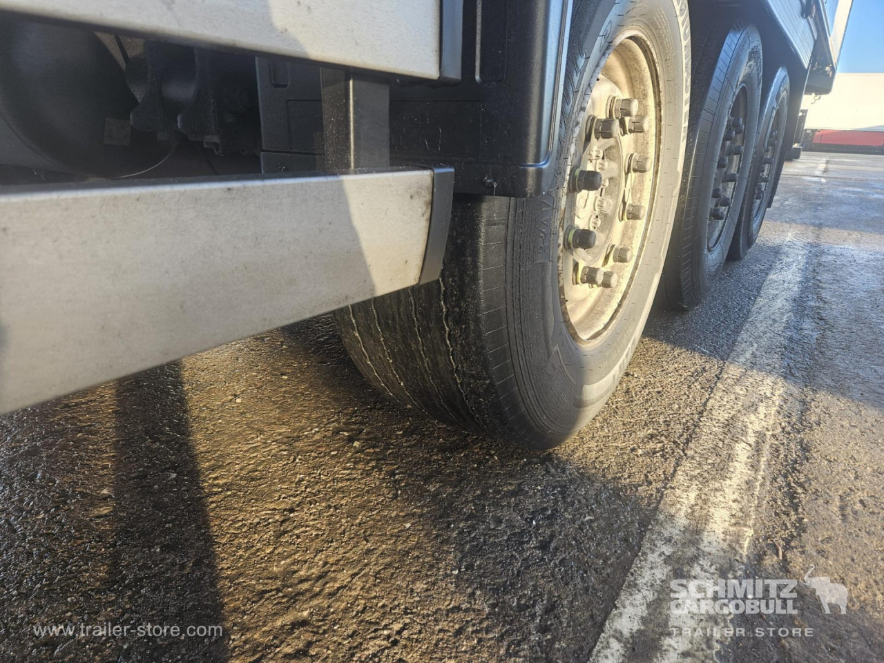 SCHMITZ Reefer Multitemp - Isothermal semi-trailer: picture 4 SCHMITZ Reefer Multitemp - Isothermal semi-trailer: picture 4