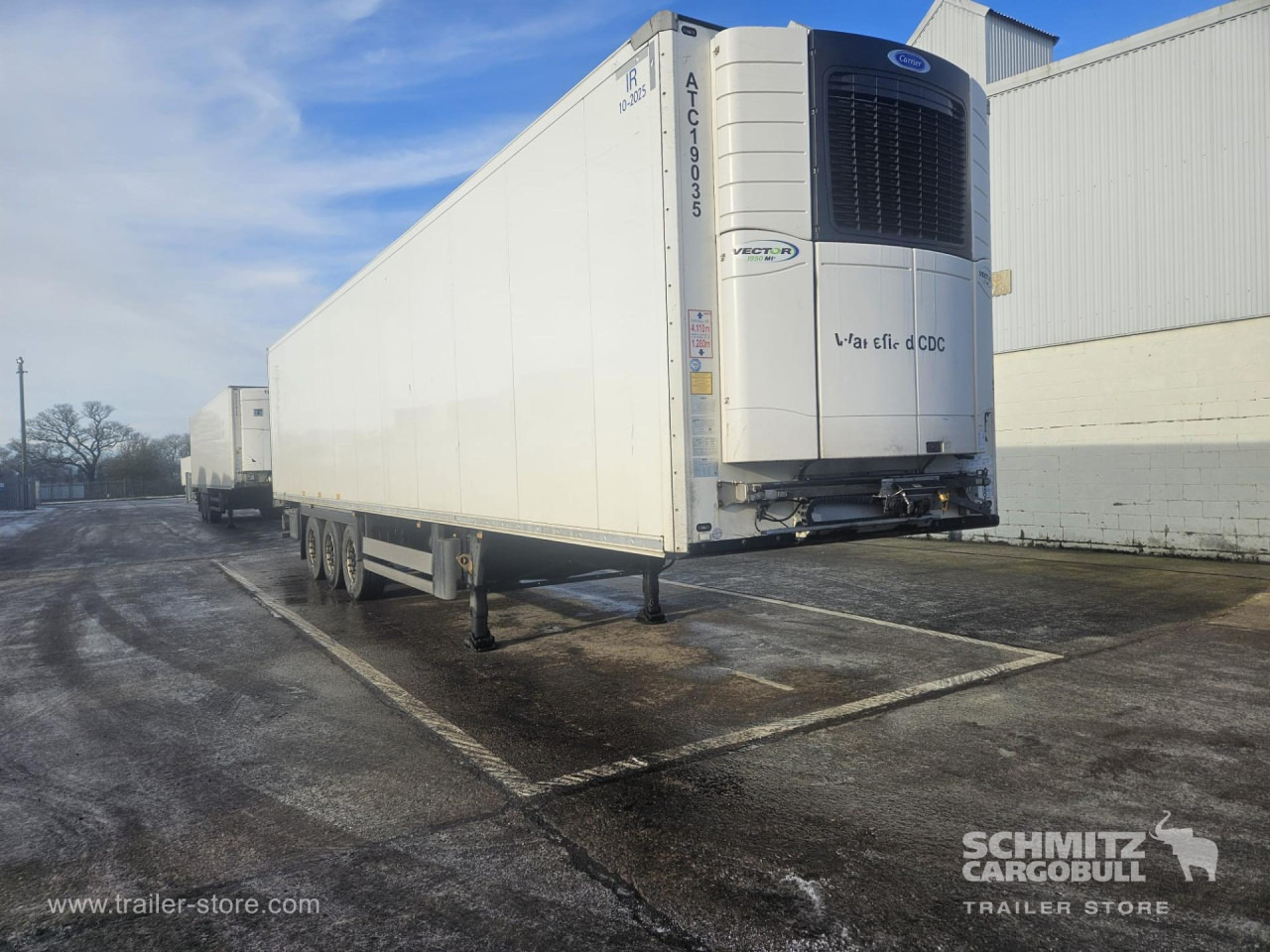 SCHMITZ Reefer Multitemp - Isothermal semi-trailer: picture 1 SCHMITZ Reefer Multitemp - Isothermal semi-trailer: picture 1
