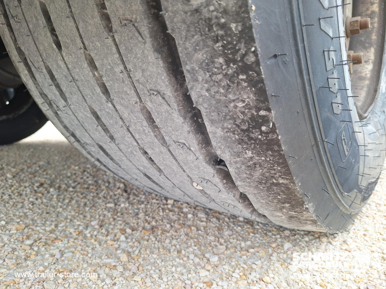 SCHMITZ Curtainsider Mega - Curtainsider semi-trailer: picture 3 SCHMITZ Curtainsider Mega - Curtainsider semi-trailer: picture 3