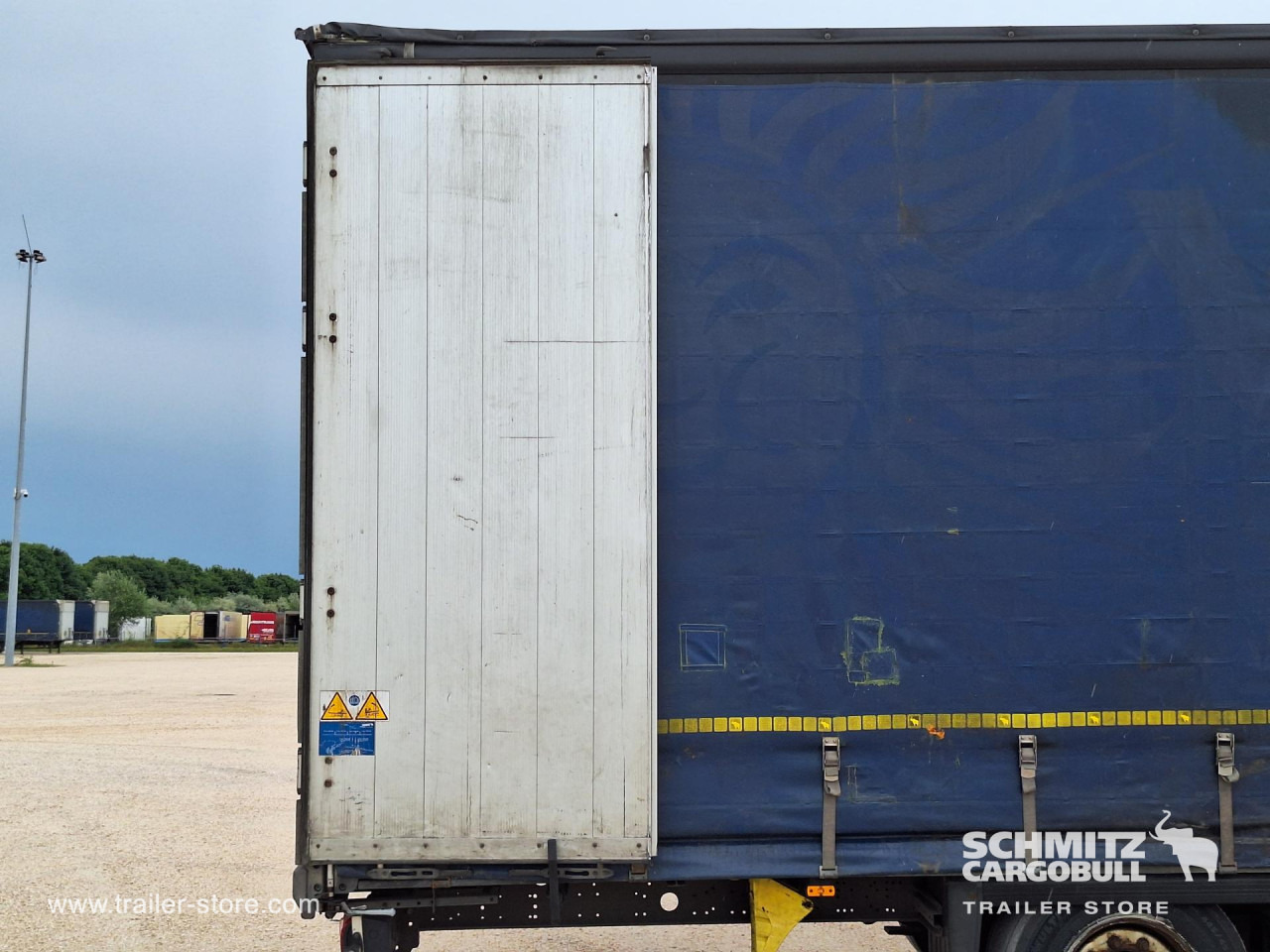 SCHMITZ Curtainsider Mega - Curtainsider semi-trailer: picture 3 SCHMITZ Curtainsider Mega - Curtainsider semi-trailer: picture 3