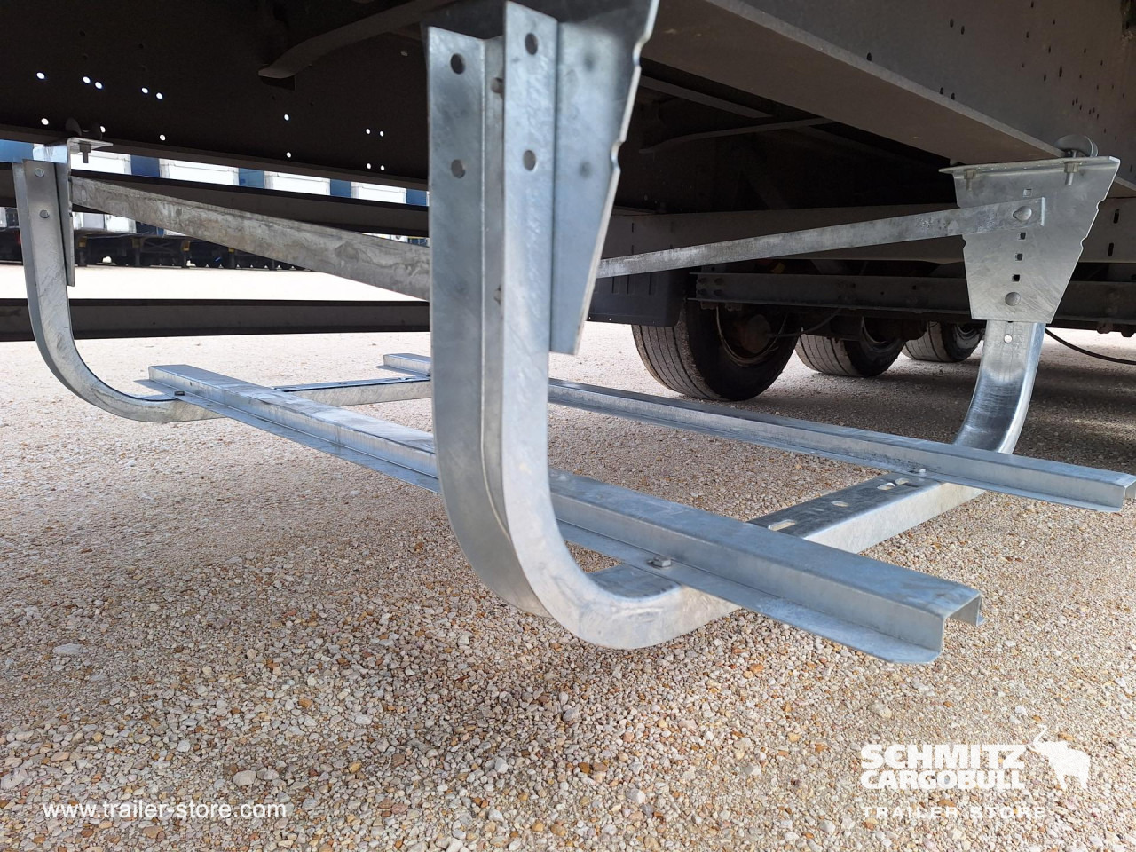 SCHMITZ Curtainsider Mega - Curtainsider semi-trailer: picture 2 SCHMITZ Curtainsider Mega - Curtainsider semi-trailer: picture 2