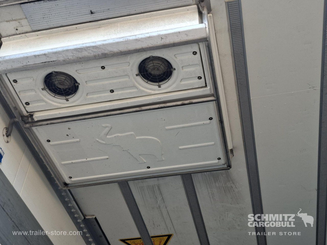 SCHMITZ Reefer Multitemp - Isothermal semi-trailer: picture 2 SCHMITZ Reefer Multitemp - Isothermal semi-trailer: picture 2