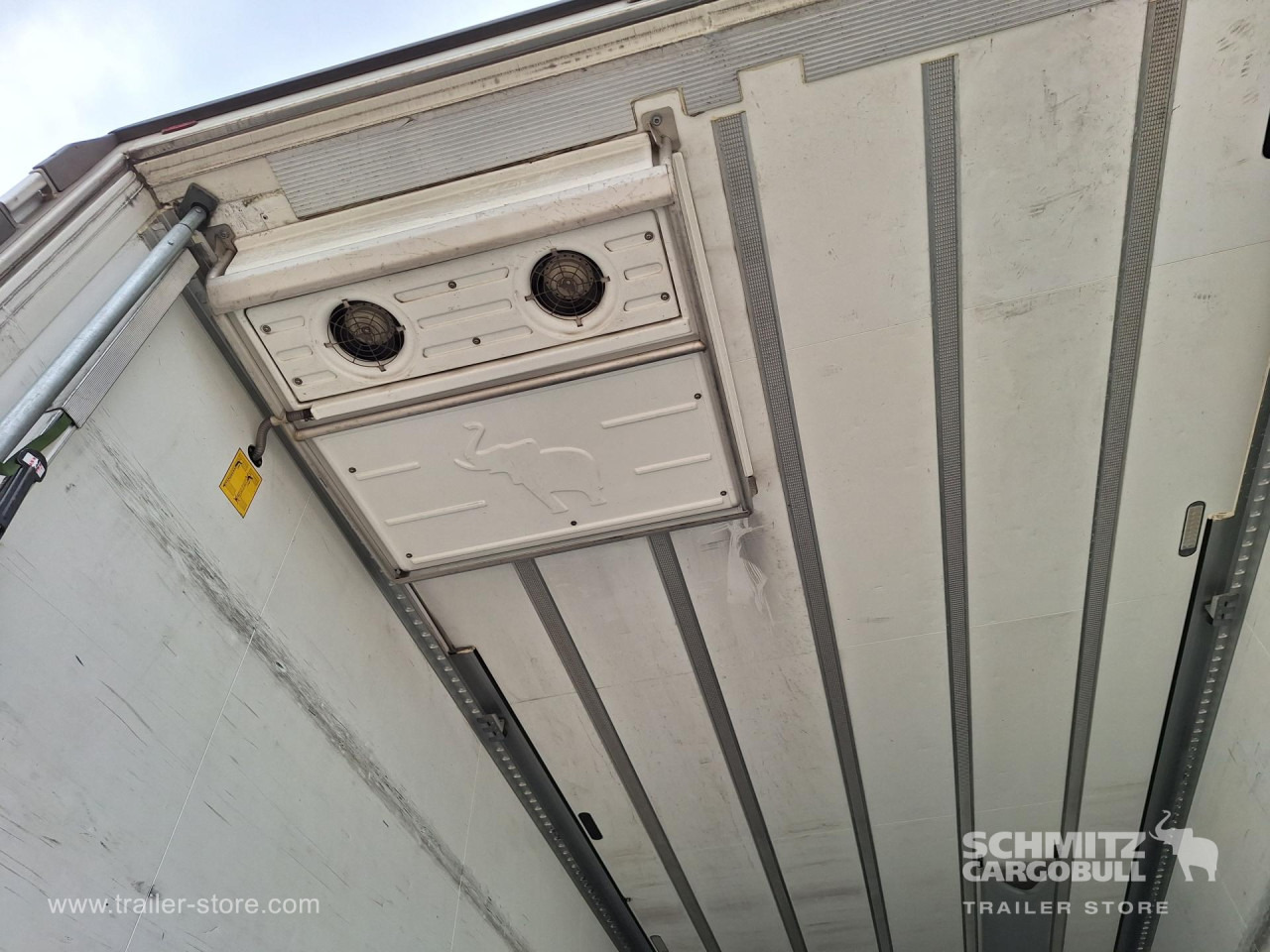 SCHMITZ Reefer Multitemp - Isothermal semi-trailer: picture 2 SCHMITZ Reefer Multitemp - Isothermal semi-trailer: picture 2