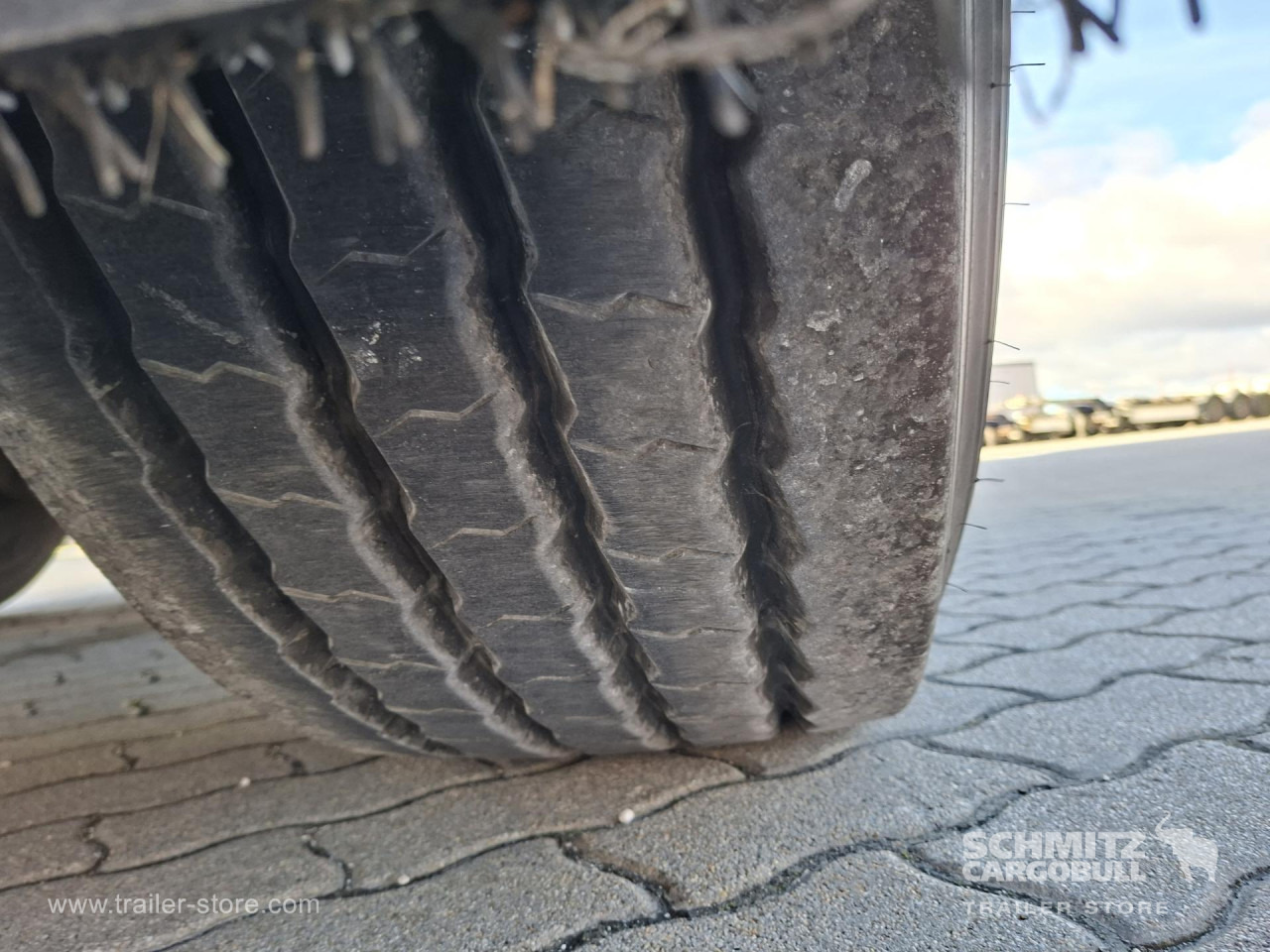 SCHMITZ Reefer Multitemp - Isothermal semi-trailer: picture 2 SCHMITZ Reefer Multitemp - Isothermal semi-trailer: picture 2