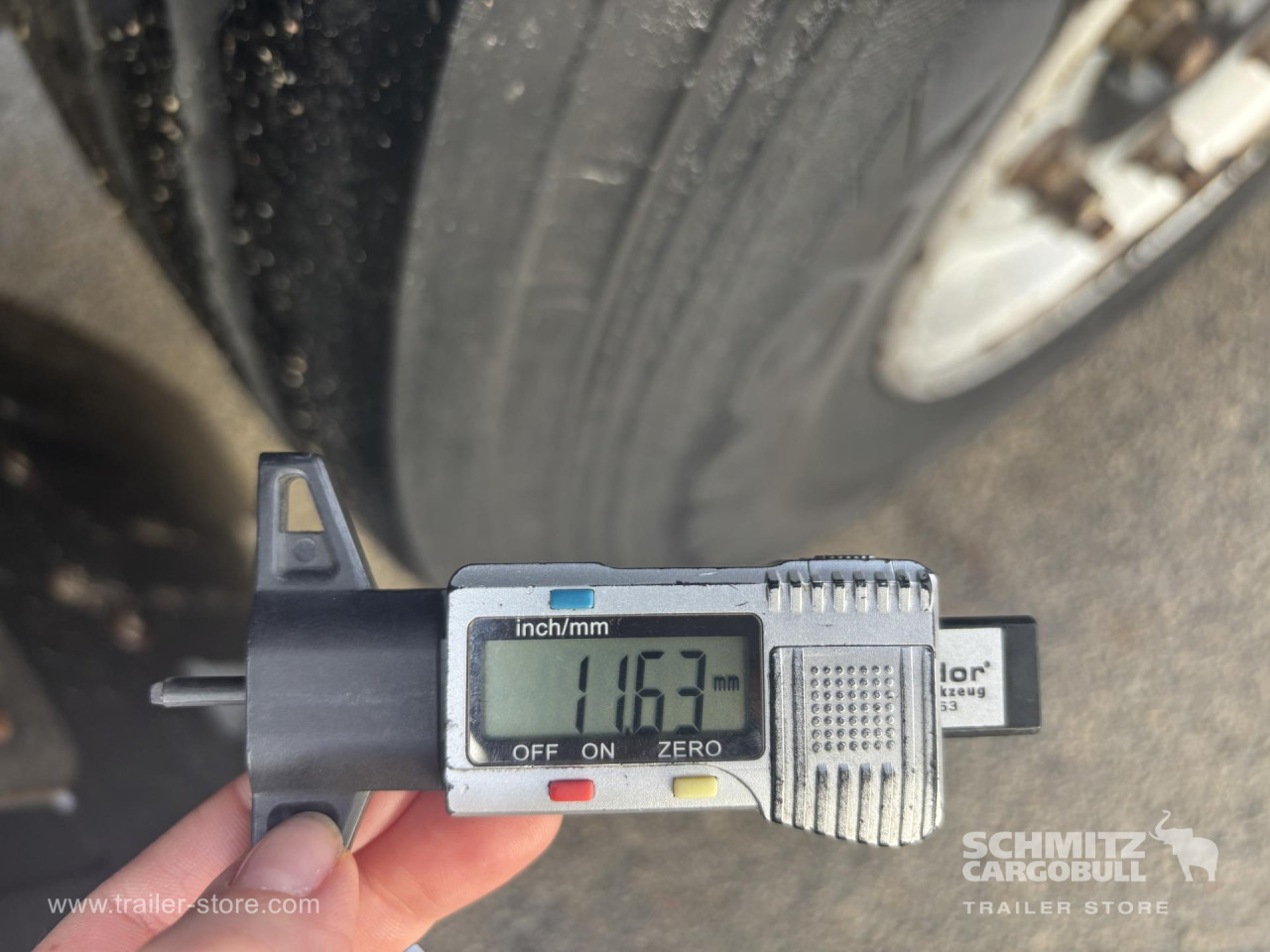 SCHMITZ Curtainsider Standard - Curtainsider semi-trailer: picture 4 SCHMITZ Curtainsider Standard - Curtainsider semi-trailer: picture 4