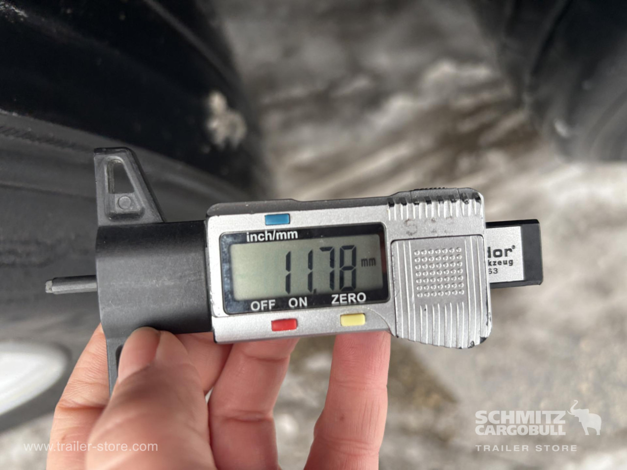 SCHMITZ Curtainsider Standard - Curtainsider semi-trailer: picture 3 SCHMITZ Curtainsider Standard - Curtainsider semi-trailer: picture 3