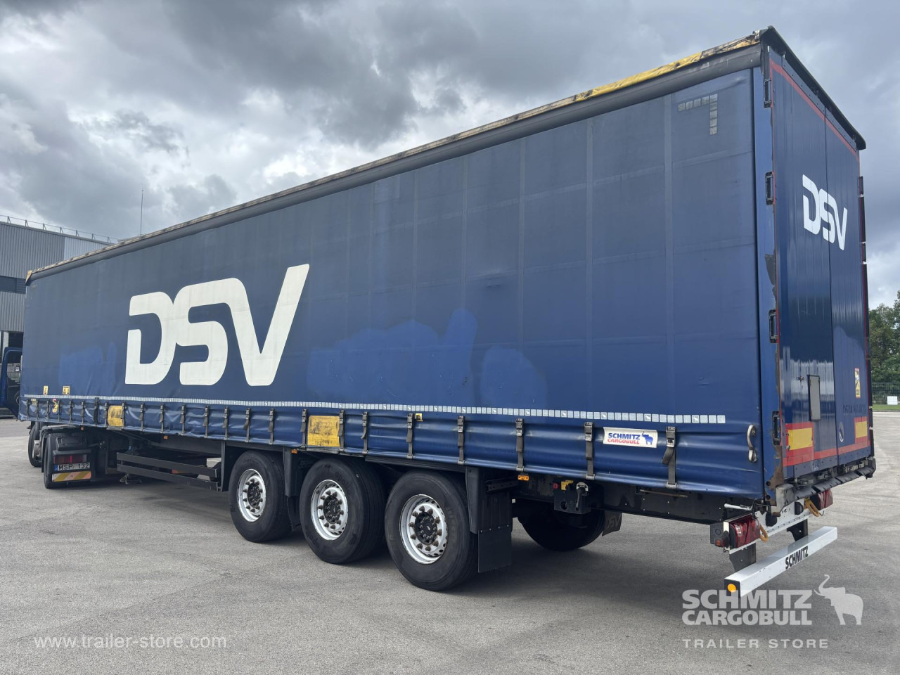 SCHMITZ Curtainsider Standard - Curtainsider semi-trailer: picture 3 SCHMITZ Curtainsider Standard - Curtainsider semi-trailer: picture 3