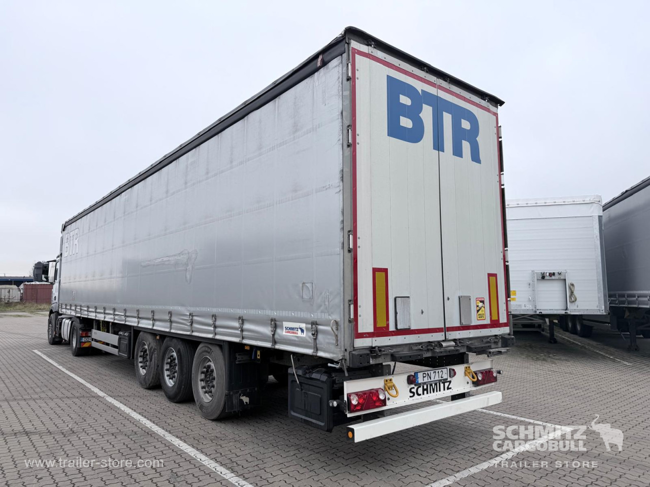 SCHMITZ Curtainsider Standard - Curtainsider semi-trailer: picture 3 SCHMITZ Curtainsider Standard - Curtainsider semi-trailer: picture 3