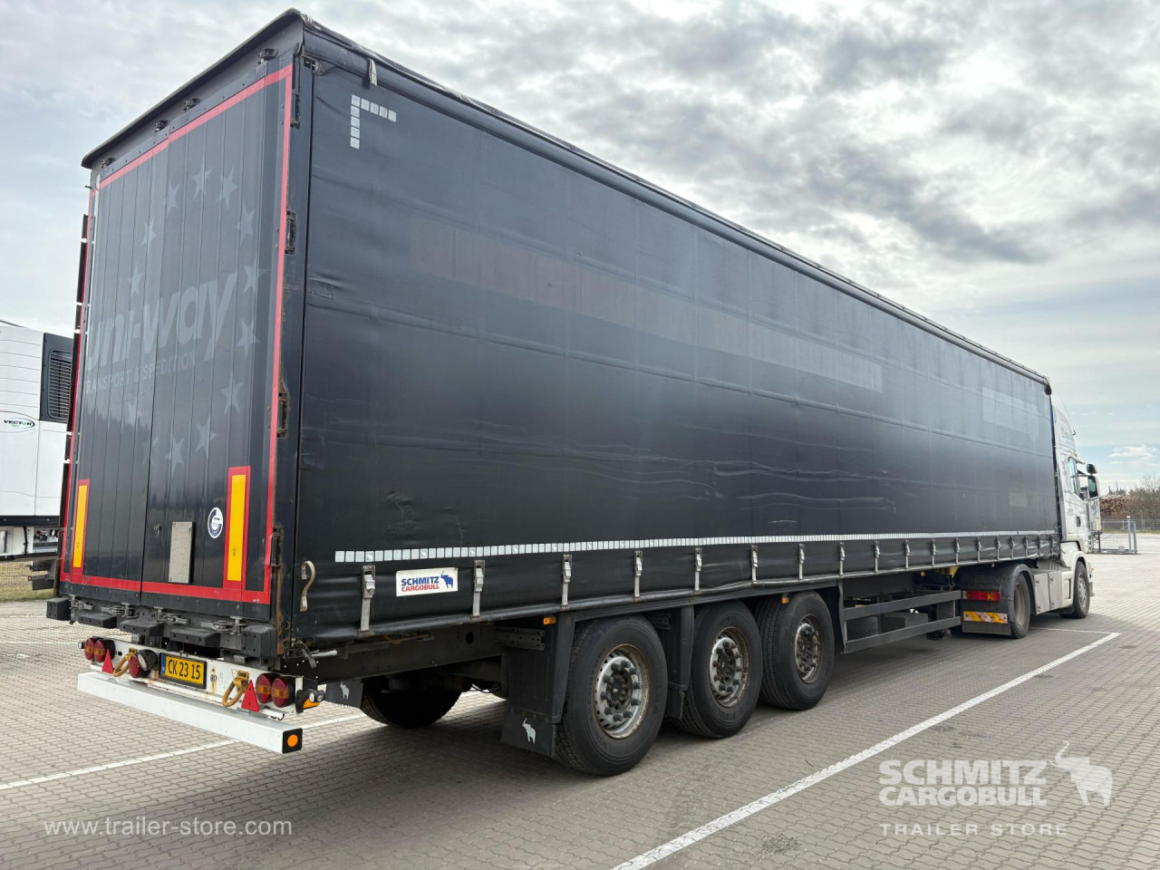 SCHMITZ Curtainsider Standard - Curtainsider semi-trailer: picture 1 SCHMITZ Curtainsider Standard - Curtainsider semi-trailer: picture 1