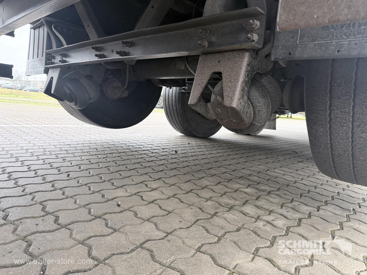 SCHMITZ Curtainsider Standard - Curtainsider semi-trailer: picture 2 SCHMITZ Curtainsider Standard - Curtainsider semi-trailer: picture 2