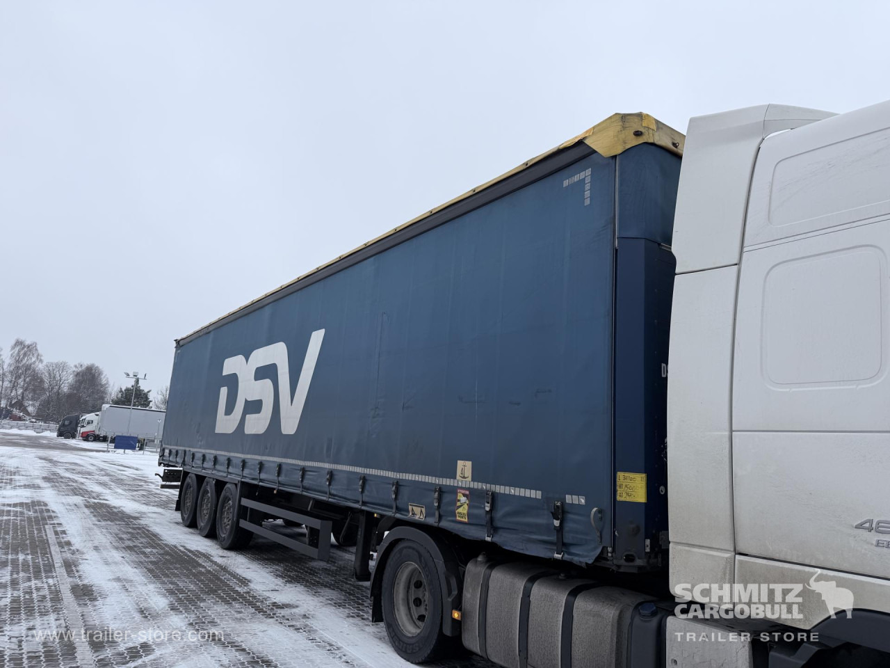SCHMITZ Curtainsider Standard - Curtainsider semi-trailer: picture 4 SCHMITZ Curtainsider Standard - Curtainsider semi-trailer: picture 4