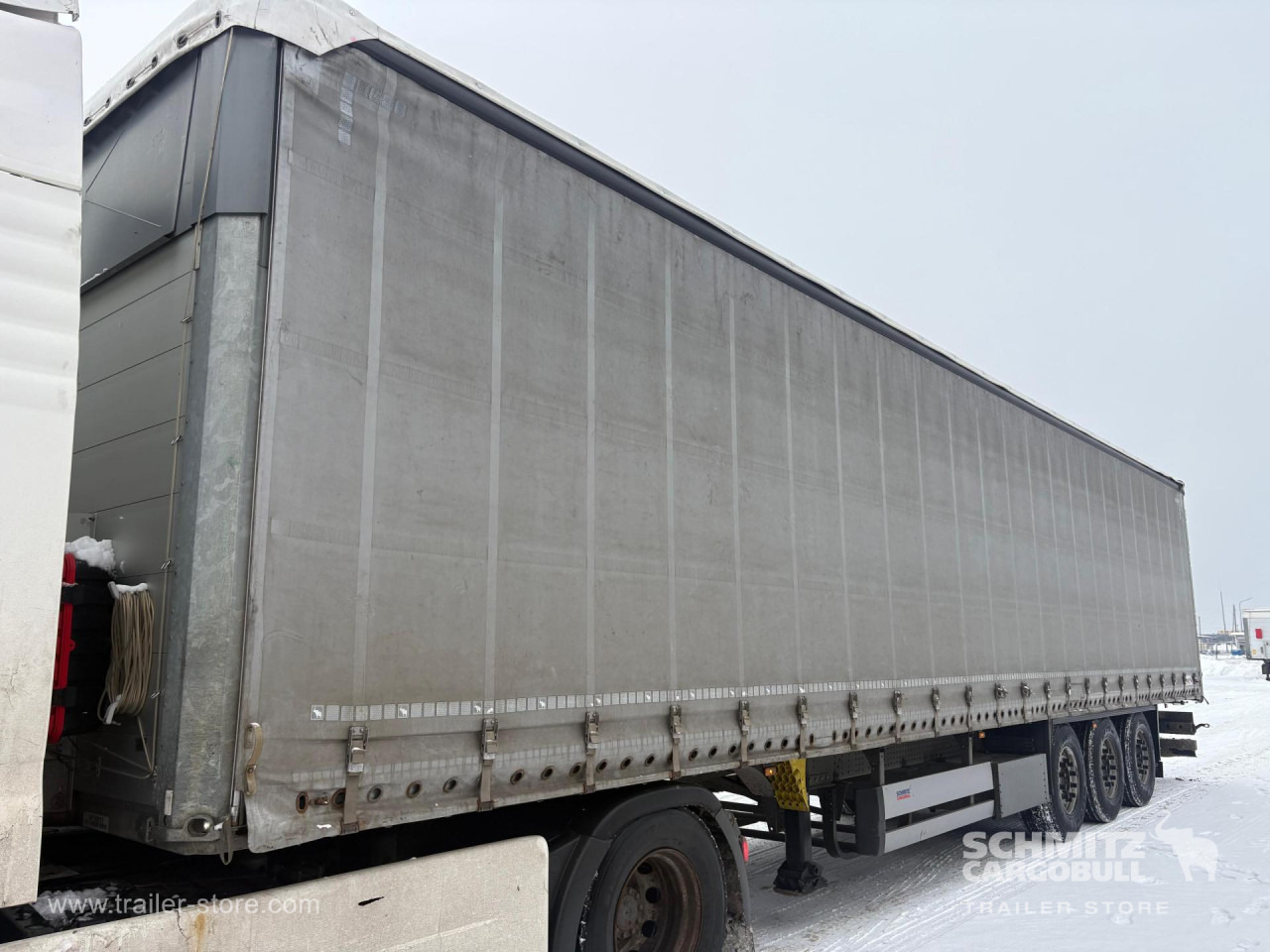 SCHMITZ Curtainsider Standard - Curtainsider semi-trailer: picture 4 SCHMITZ Curtainsider Standard - Curtainsider semi-trailer: picture 4