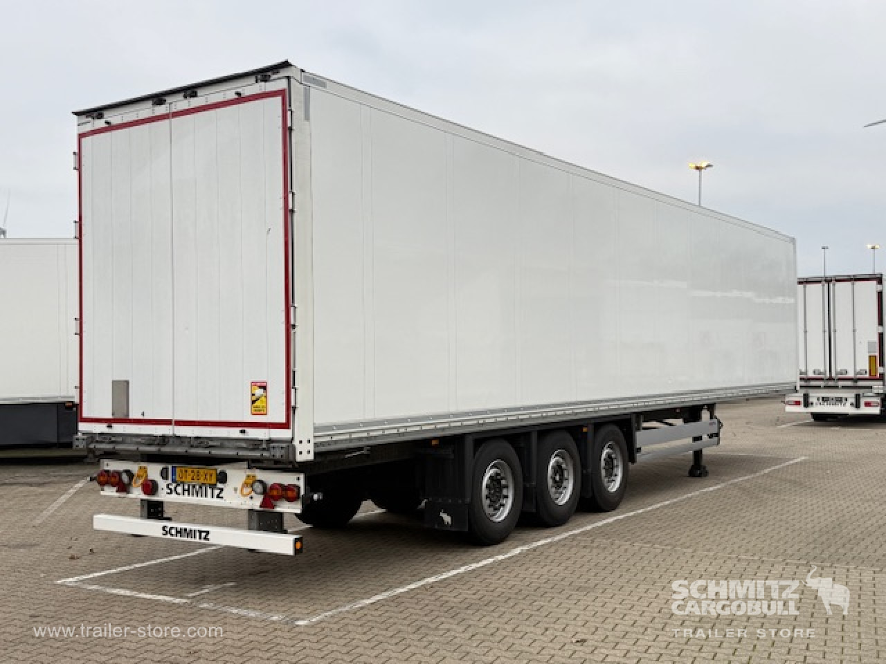SCHMITZ Oplegger Kasten Standard - Closed box semi-trailer: picture 1 SCHMITZ Oplegger Kasten Standard - Closed box semi-trailer: picture 1