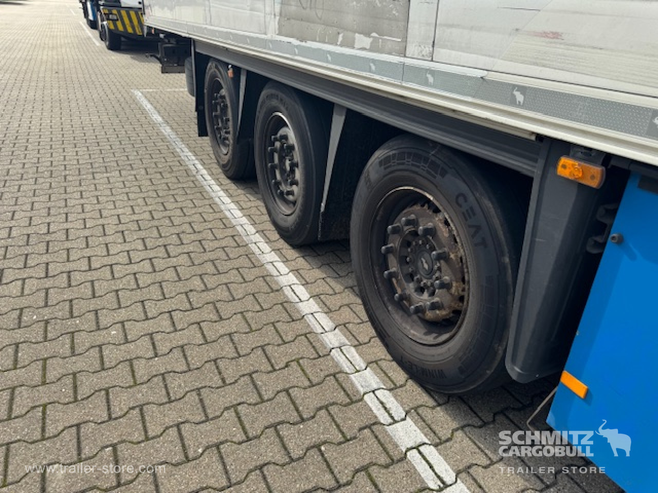 SCHMITZ Oplegger Vries Standard - Isothermal semi-trailer: picture 2 SCHMITZ Oplegger Vries Standard - Isothermal semi-trailer: picture 2