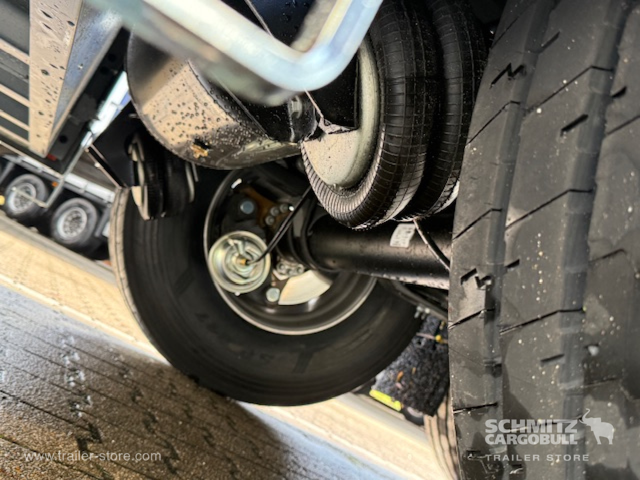 SCHMITZ Oplegger Vries Standard - Isothermal semi-trailer: picture 3 SCHMITZ Oplegger Vries Standard - Isothermal semi-trailer: picture 3