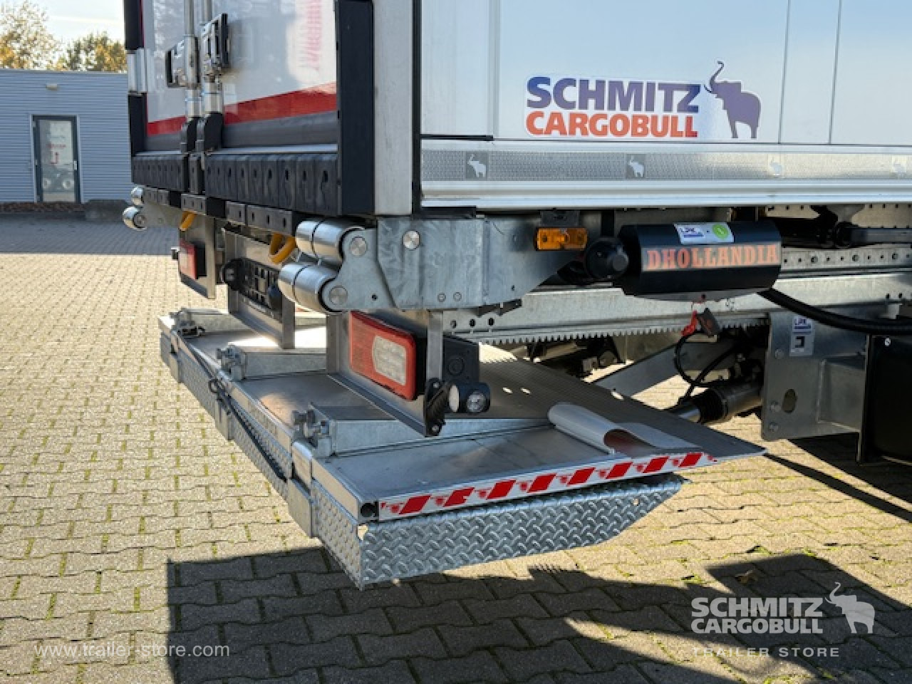 SCHMITZ Oplegger Vries Standard Taillift - Isothermal semi-trailer: picture 4 SCHMITZ Oplegger Vries Standard Taillift - Isothermal semi-trailer: picture 4