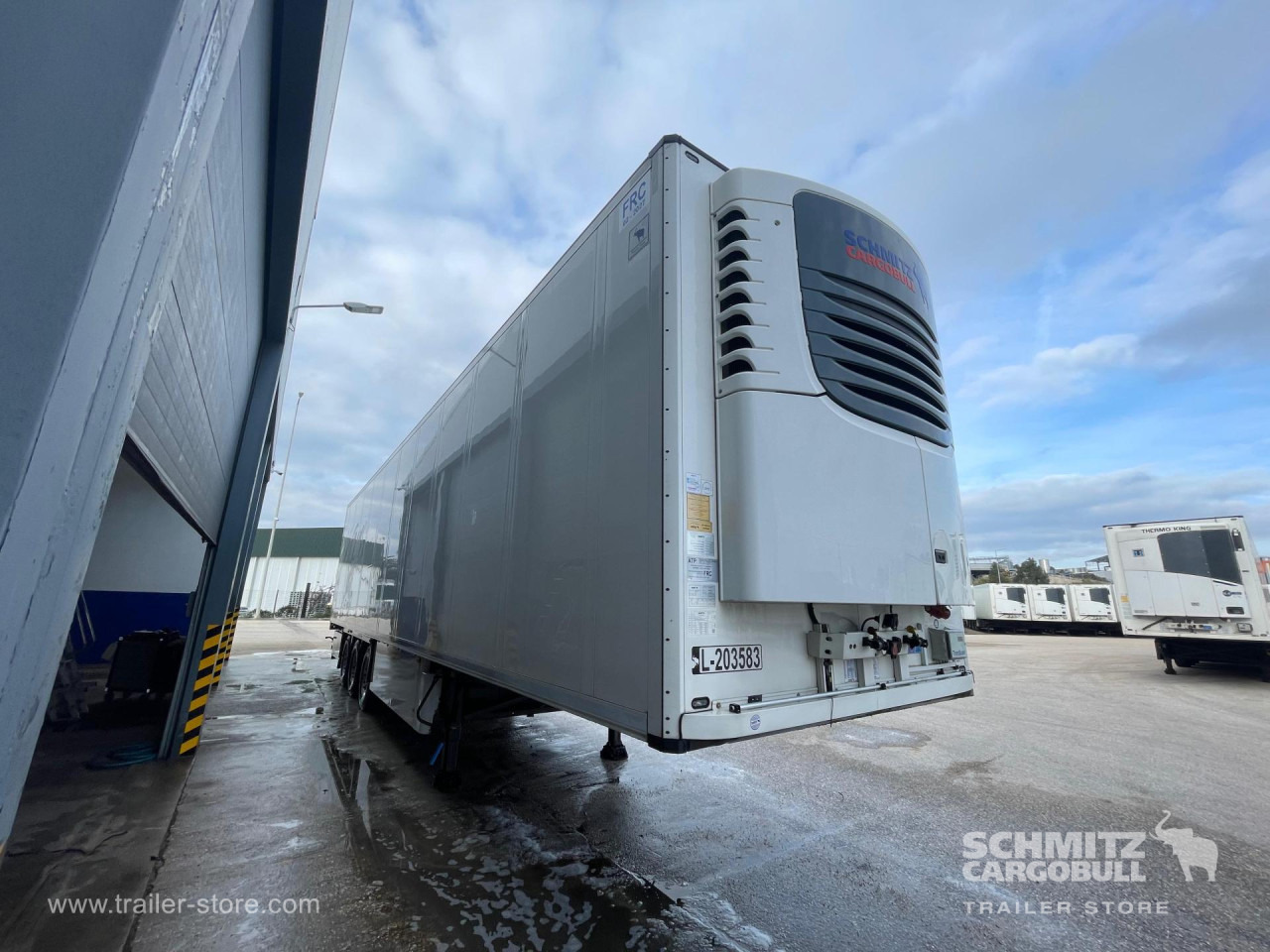 SCHMITZ Reefer Multitemp - Isothermal semi-trailer: picture 1 SCHMITZ Reefer Multitemp - Isothermal semi-trailer: picture 1
