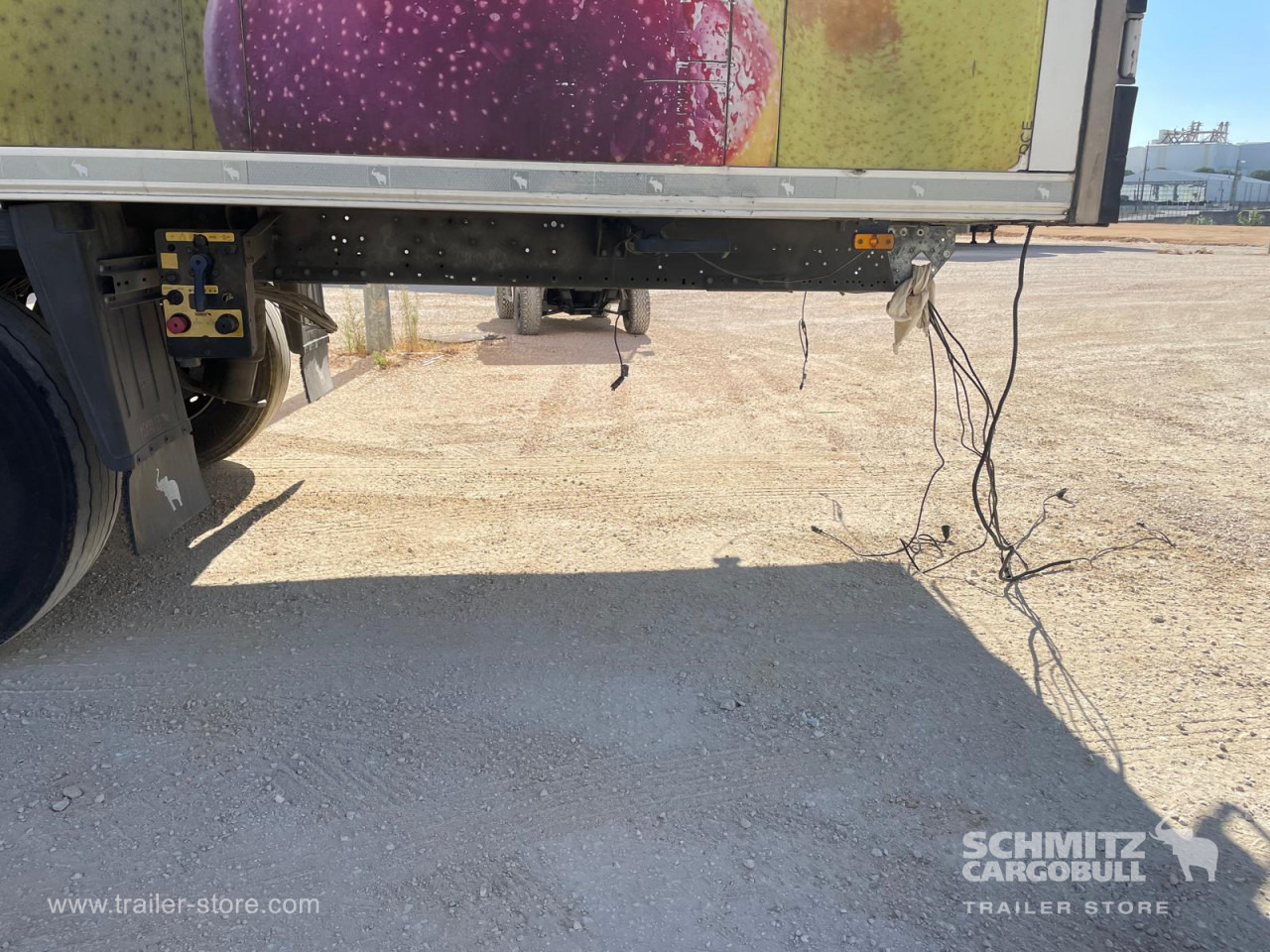 SCHMITZ Reefer Standard - Isothermal semi-trailer: picture 2 SCHMITZ Reefer Standard - Isothermal semi-trailer: picture 2