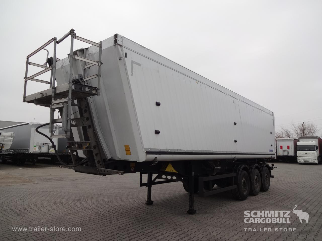 SCHMITZ Tipper Alu-square sided body 52m³ - Tipper semi-trailer: picture 1 SCHMITZ Tipper Alu-square sided body 52m³ - Tipper semi-trailer: picture 1