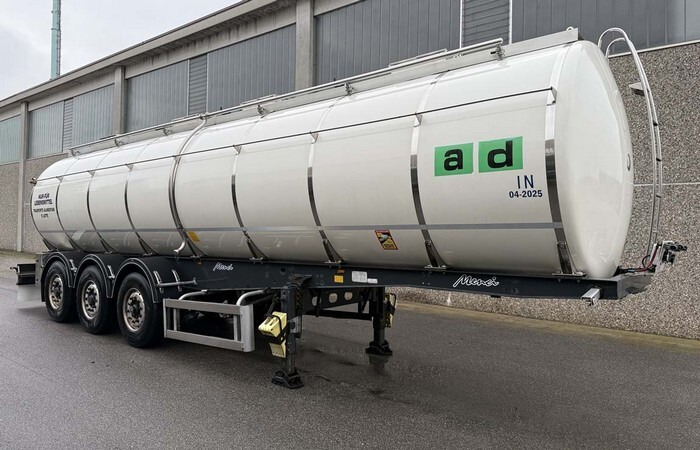 BATA CISTERNA ALIMENTARE SANTI-MENCI ANNO 05-2010 - Tank semi-trailer: picture 5 BATA CISTERNA ALIMENTARE SANTI-MENCI ANNO 05-2010 - Tank semi-trailer: picture 5