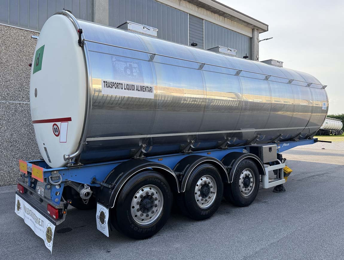 Bata SANTI/MENCI 13.000-8.000-13.000LT - Tank semi-trailer: picture 4 Bata SANTI/MENCI 13.000-8.000-13.000LT - Tank semi-trailer: picture 4
