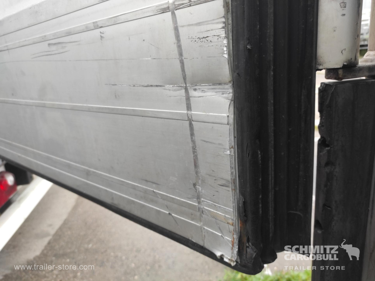 SCHMITZ Напівпричіп Стандартний - Isothermal semi-trailer: picture 2 SCHMITZ Напівпричіп Стандартний - Isothermal semi-trailer: picture 2