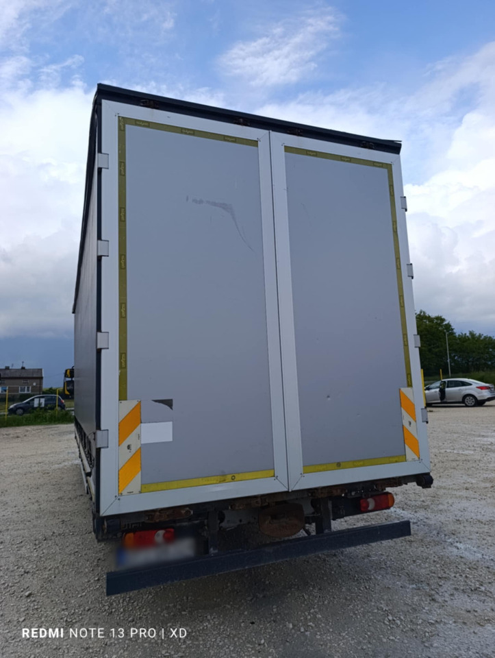DAF LF 250 / Curtainsider 18 EPAL / sleeping cab - Curtainsider truck: picture 3 DAF LF 250 / Curtainsider 18 EPAL / sleeping cab - Curtainsider truck: picture 3