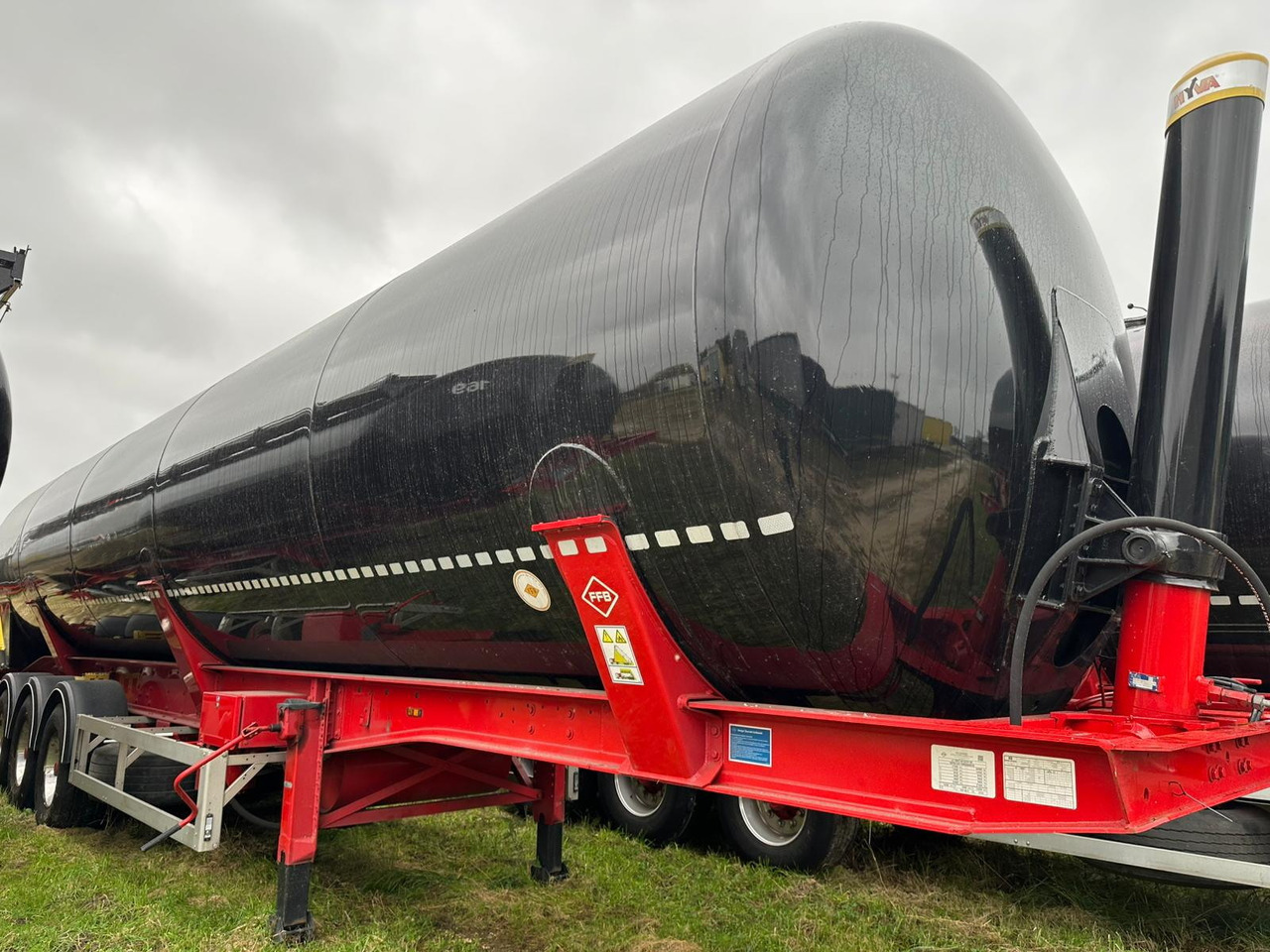 FELDBINDER 334C 15 A-1-1-40 Silo tank / 66 m3 / 2022 / 20 units - Silo semi-trailer: picture 3 FELDBINDER 334C 15 A-1-1-40 Silo tank / 66 m3 / 2022 / 20 units - Silo semi-trailer: picture 3