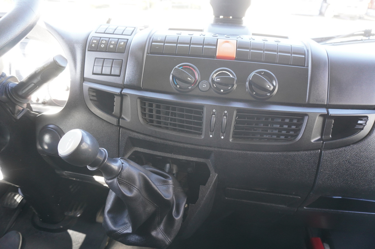 Box truck IVECO Eurocargo 120-190 / 160 thousand km !!! / Box 18 EPAL / Dhollandia lift 1500 kg: picture 15 Box truck IVECO Eurocargo 120-190 / 160 thousand km !!! / Box 18 EPAL / Dhollandia lift 1500 kg: picture 15