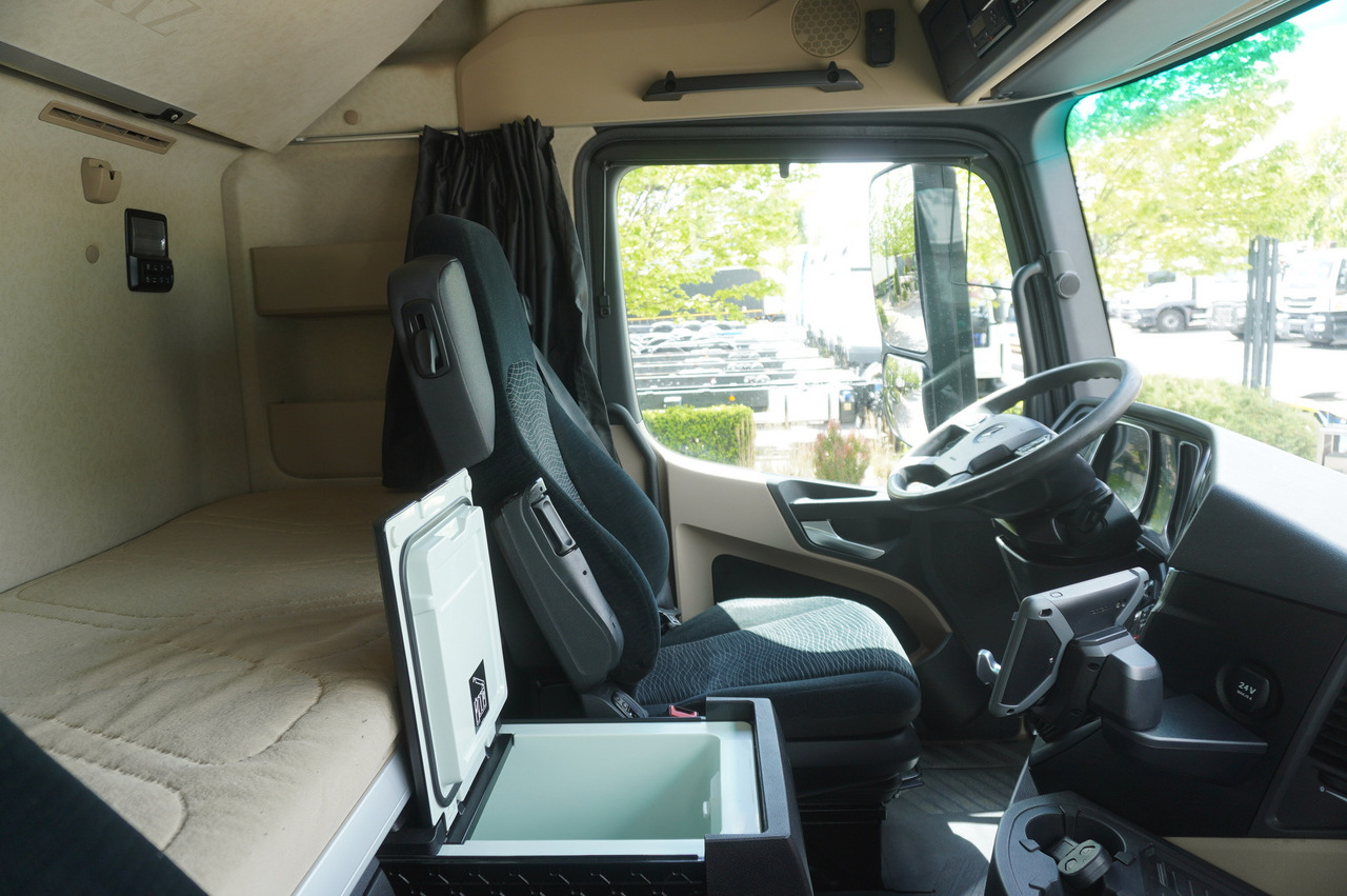 MERCEDES-BENZ Actros 2542 / NEW tow truck / steered 3rd axle leasing MERCEDES-BENZ Actros 2542 / NEW tow truck / steered 3rd axle: picture 28 MERCEDES-BENZ Actros 2542 / NEW tow truck / steered 3rd axle leasing MERCEDES-BENZ Actros 2542 / NEW tow truck / steered 3rd axle: picture 28