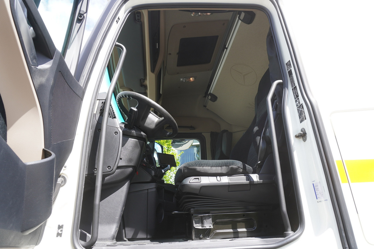 MERCEDES-BENZ Actros 2542 / NEW tow truck / steered 3rd axle leasing MERCEDES-BENZ Actros 2542 / NEW tow truck / steered 3rd axle: picture 18 MERCEDES-BENZ Actros 2542 / NEW tow truck / steered 3rd axle leasing MERCEDES-BENZ Actros 2542 / NEW tow truck / steered 3rd axle: picture 18