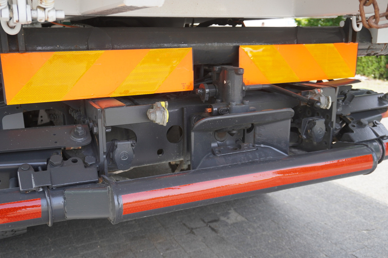 Dropside/ Flatbed truck, Crane truck MERCEDES-BENZ Arocs 1833 / 87,000 km!!! / Hds HIAB X-DUO 128 B-2 / three-sided tipper: picture 18