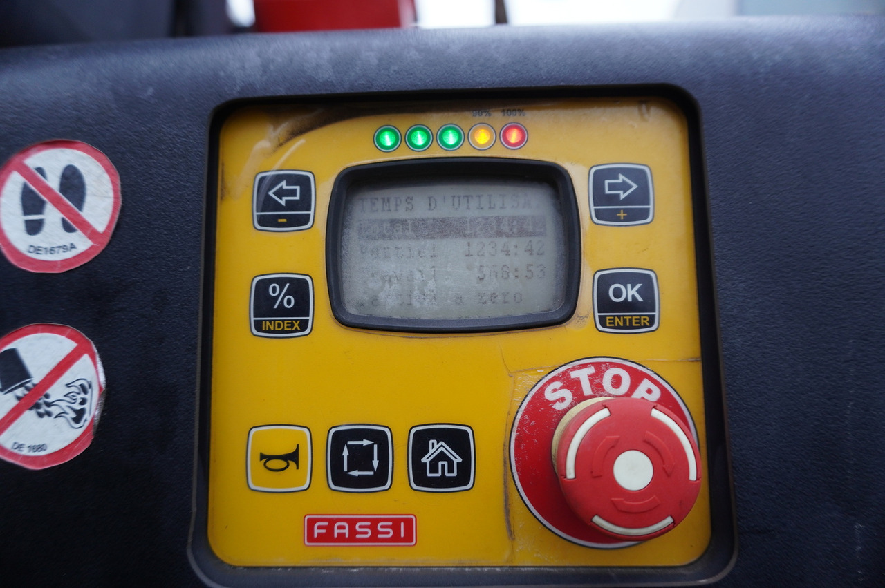 RENAULT C280 DTI 8 / FASSI crane 5.6 T / 560 MTH / range 8 m / Flatbed 15 EPAL - Dropside/ Flatbed truck, Crane truck: picture 3 RENAULT C280 DTI 8 / FASSI crane 5.6 T / 560 MTH / range 8 m / Flatbed 15 EPAL - Dropside/ Flatbed truck, Crane truck: picture 3