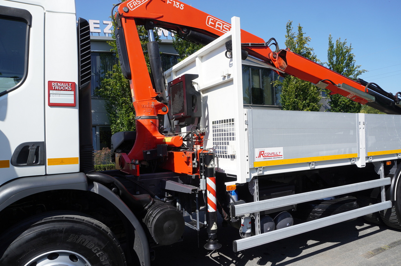 Dropside/ Flatbed truck, Crane truck RENAULT C280 DTI 8 / FASSI crane 5.6 T / range 8 m / Flatbed 15 EPAL: picture 10 Dropside/ Flatbed truck, Crane truck RENAULT C280 DTI 8 / FASSI crane 5.6 T / range 8 m / Flatbed 15 EPAL: picture 10