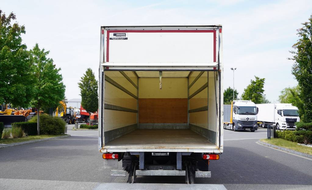 Box truck RENAULT D12 E6 / Container 18 pallets / tail lift: picture 16