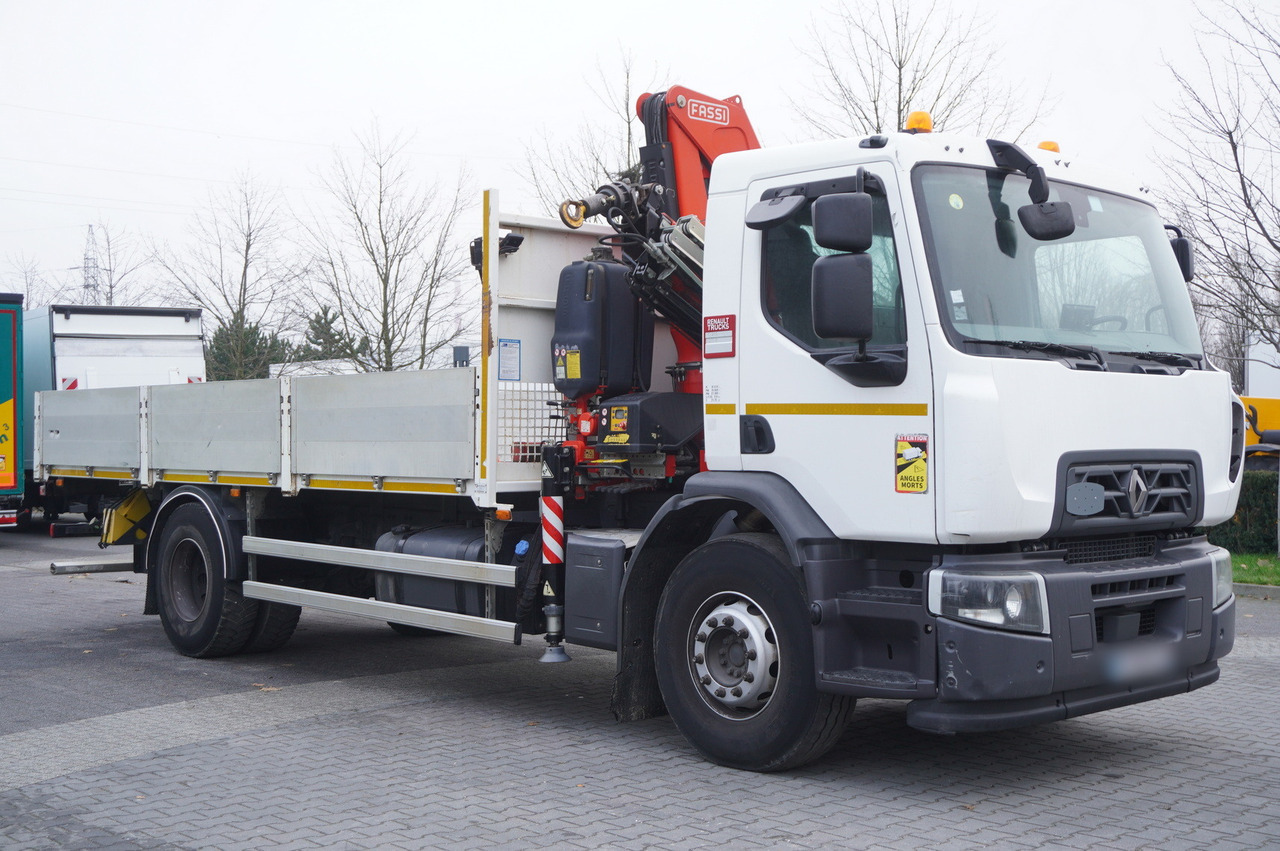 RENAULT RENAULT C280 DTI 8 / FASSI crane 5.6 T / 560 MTH / range 8 m / Flatbed 15 EPAL - Crane truck: picture 2 RENAULT RENAULT C280 DTI 8 / FASSI crane 5.6 T / 560 MTH / range 8 m / Flatbed 15 EPAL - Crane truck: picture 2