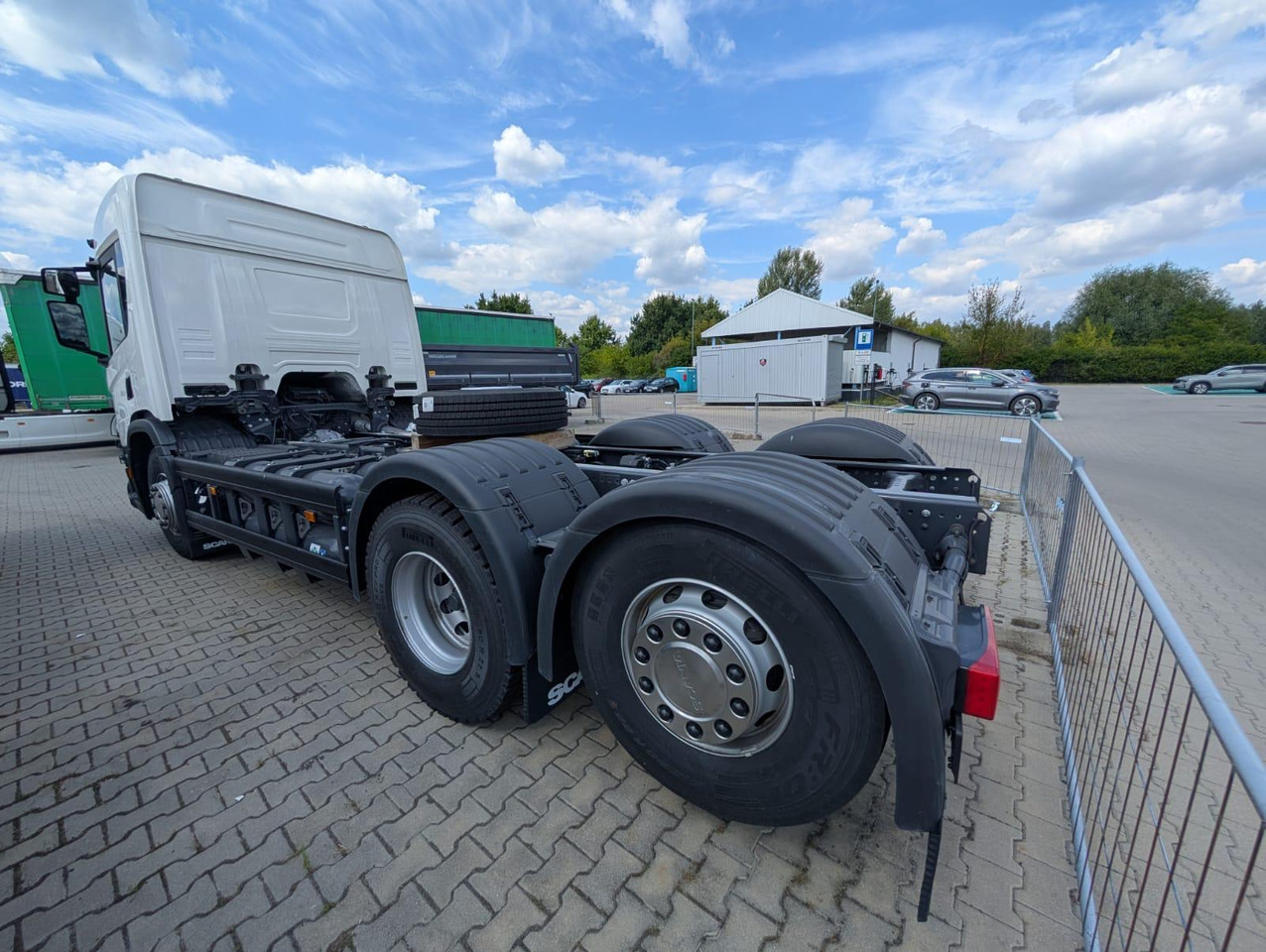 SCANIA P 340 B6x2*4NA / chassis frame / steering axle / CNG / large cab / 8 units - Garbage truck: picture 3 SCANIA P 340 B6x2*4NA / chassis frame / steering axle / CNG / large cab / 8 units - Garbage truck: picture 3
