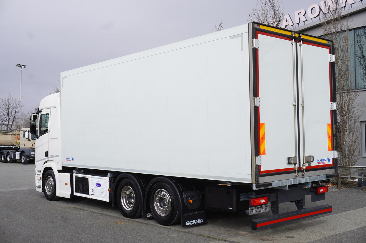 SCANIA R500 / Schmitz meat hook refrigerator / Carrier Supra 950U / 3rd steered axle - Refrigerator truck: picture 3 SCANIA R500 / Schmitz meat hook refrigerator / Carrier Supra 950U / 3rd steered axle - Refrigerator truck: picture 3